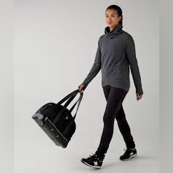 LULULEMON | 10 | ON THE DOUBLE | Turtleneck - Picture 2 of 15